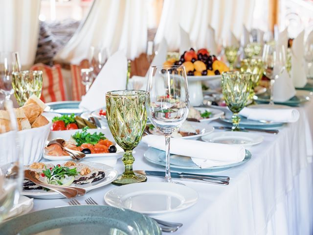 table-decorations-holidays-wedding-dinner